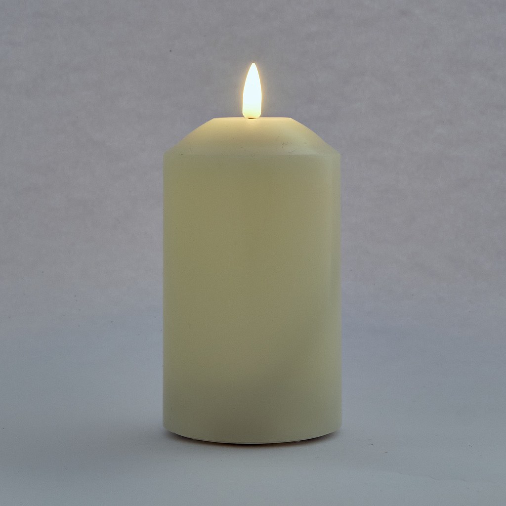 LED svíčka, vosková, 7,5 x 12,5 cm, mandlová